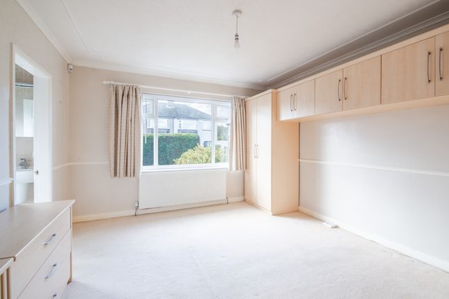 Heaton Drive, Bingley photo 4