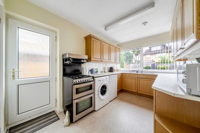 64, Wroxham Drive, Wollaton photo 3