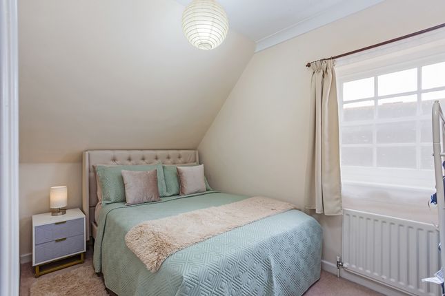 Flat to rent in Chapel Street, Chichester