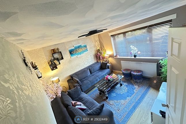 3 bed property for rent in Shirley Avenue, Reading RG2