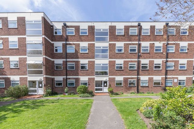 Thumbnail Flat for sale in Pinewood Grove, London