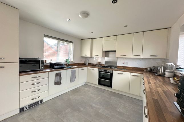 1 Wadsworth Avenue, Leicester photo 4