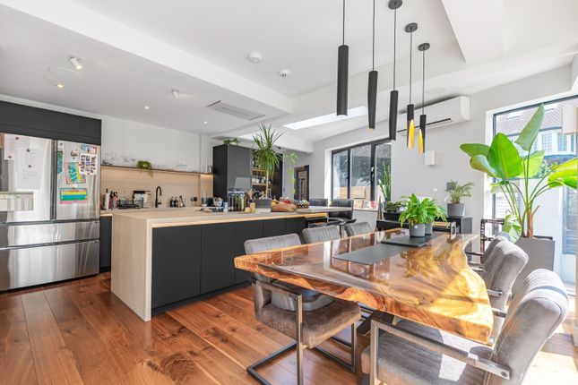 1, Parkfield Avenue, London photo 4