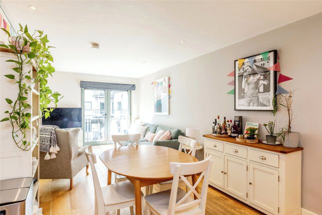 Flat for sale in Central Quay North, Broad Quay, Bristol