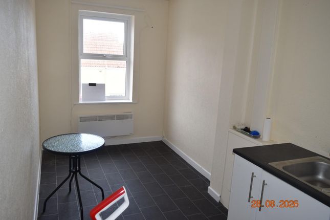 Flat 1, 3  Esplanade, Burnham-On-Sea photo 4