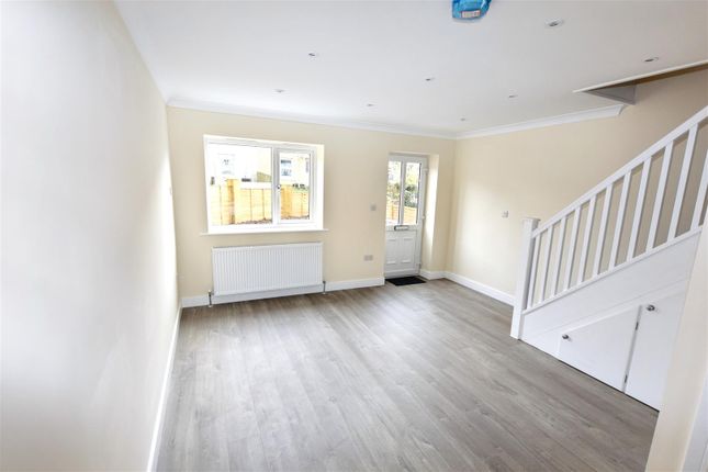 24a, Cardrew Close, Redruth photo 2