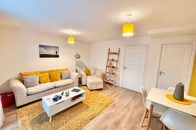 109, Heol Pentre Bach, Swansea photo 4