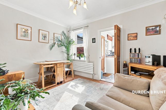 104 Clydesdale Road, Hornchurch photo 4