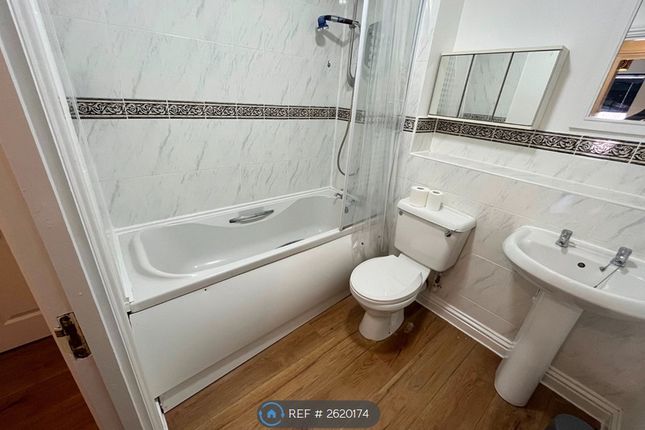 Flat, St Mary St, Southampton photo 3