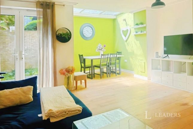 4-bed house on 19, Kingscote Way, East Sussex, £3,750/mo