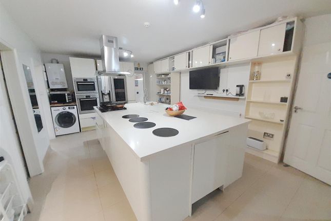 16, Arrowscout Walk, Northolt photo 2