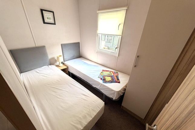 Holiday Home, Bespoke ABI Summer Breeze, Station Road, Clapham photo 5