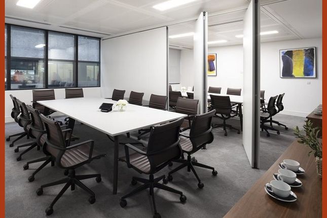 Office to let in Lower Thames Street, London