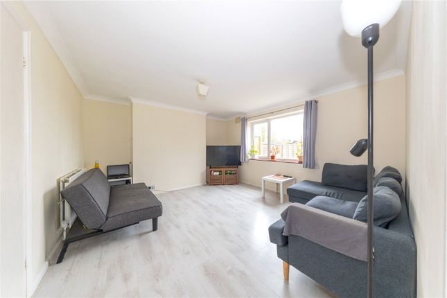 24, Town End Crescent, Buckinghamshire photo 2