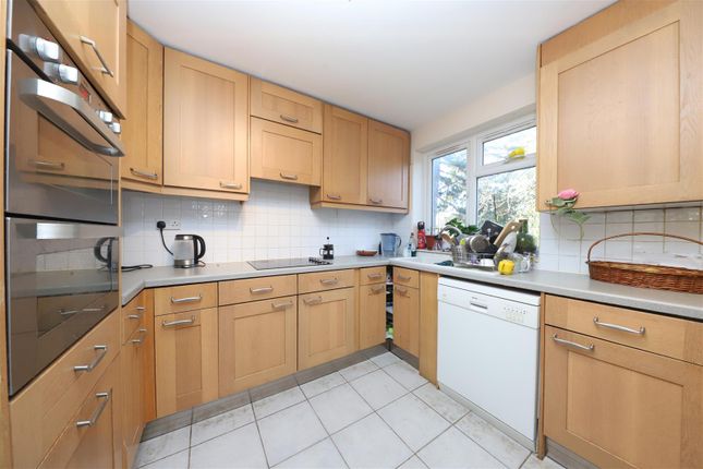 9, Ashburton Court, Pinner photo 3