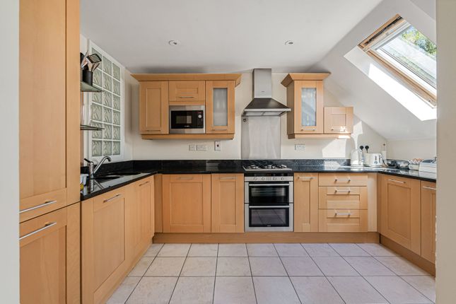 Flat 12, Ladywood Grange,, Lady Margaret Road, Berkshire photo 3