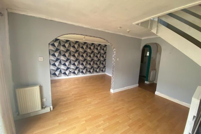 37, Manston Garth, Hull photo 3