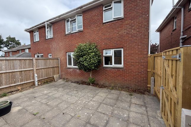 4 Victoria Court, Mount Pleasant Road, Newport photo 2