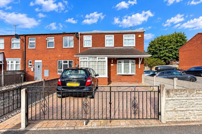 63, Cressett Lane, Brierley Hill photo 4