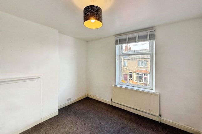 83, Hawthorne Terrace, Huddersfield photo 5