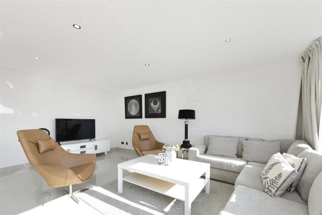 Flat to rent in Finchley Road, Swiss Cottage