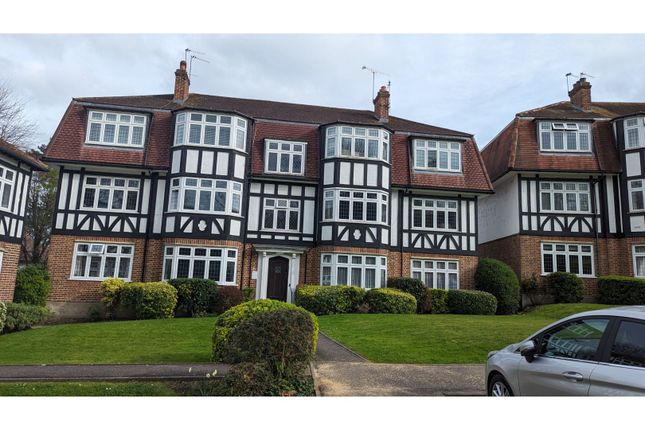 Flat for sale in Grange Court, Loughton