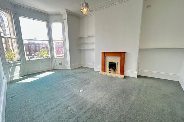 Flat 2, 5, Albion Crescent, Scarborough photo 2