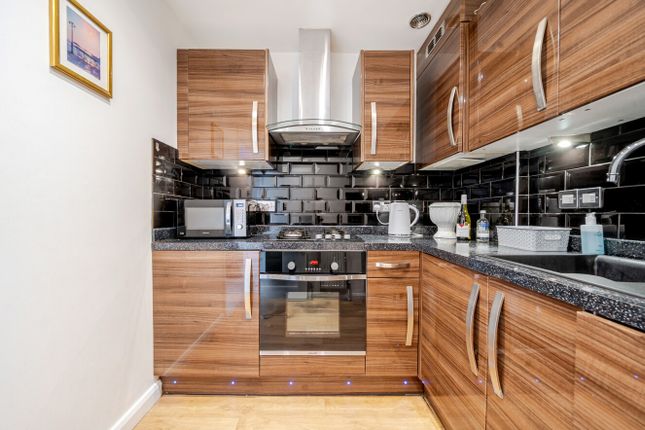 77, Victory Mews, Brighton Marina Villag photo 3