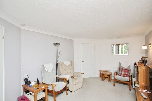 25, Trinity Court (Rugby), Rugby photo 3