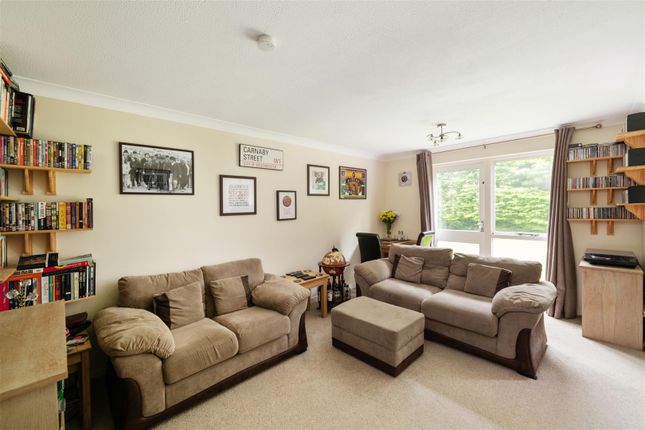 Flat for sale in Park View Road, Redhill