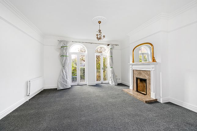 61, King George Square, Richmond photo 4