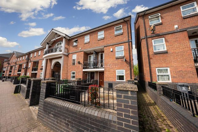 Thumbnail Town house for sale in Schooner Way, Cardiff