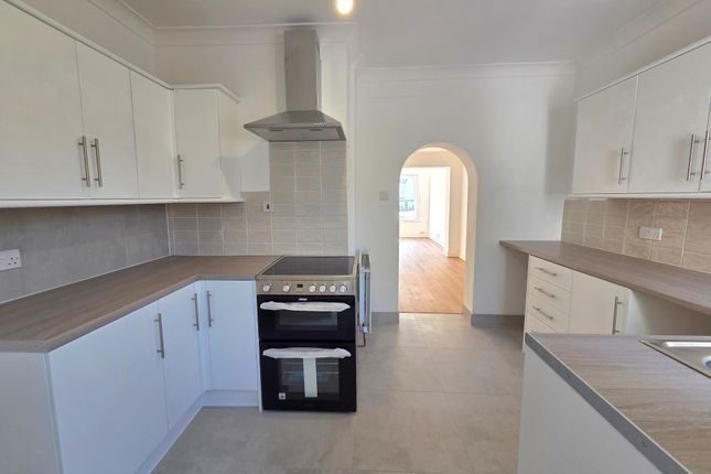 112, Leesland Road, GOSPORT photo 3