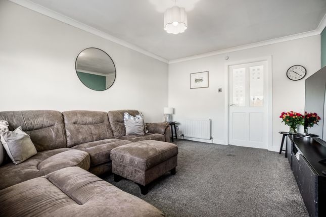 18 Stanley Gardens, Maddiston, Falkirk photo 2