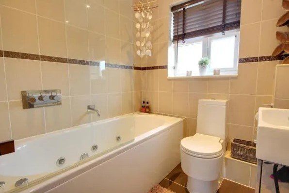 End terrace house to rent in Barney Evans Cres, Waterlooville, Hants