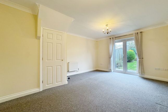10, Holly Close, Newton Abbot photo 4