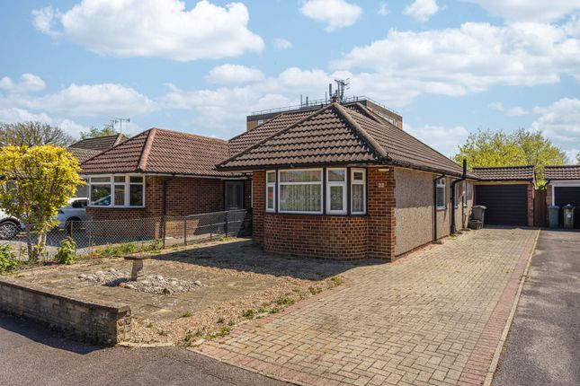 22 Smallmead, Horley photo 2