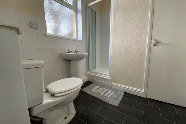 Flat to rent in Society Place, Derby