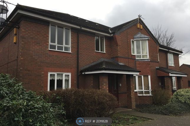Flat to rent in St. Johns Chase, Wakefield WF1