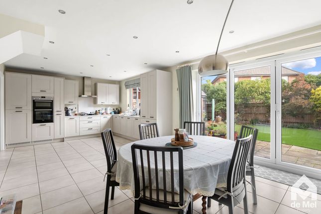 8, Conway Drive, Cheltenham photo 3