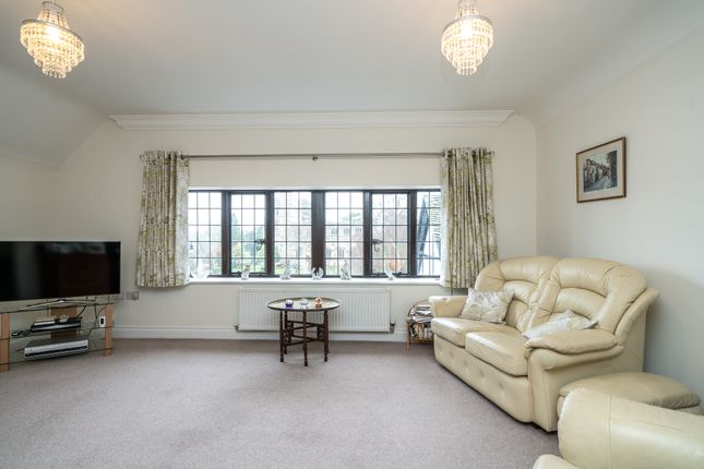 Flat for sale in Rothschild Place, Tring