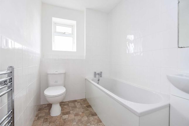 20 Sandpiper Court, Cormorant Way, Chichester photo 4