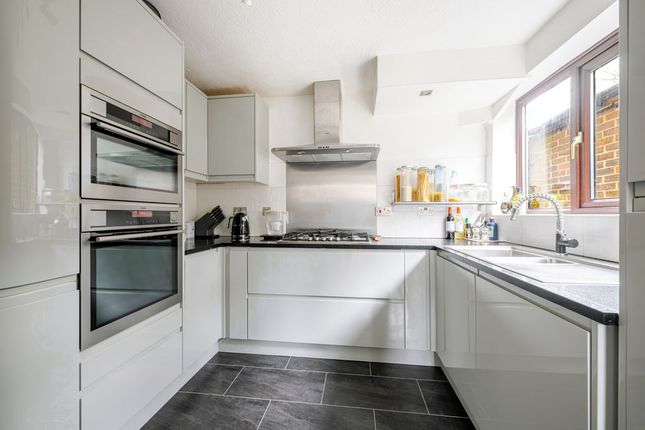 51, Geers Wood, Heathfield photo 3
