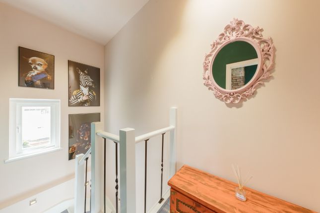 Terraced house for sale in 436 Cable St, London