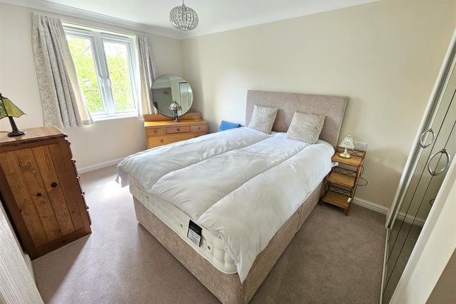 41 St. Johns Court, Abbey Rise, Tavistock photo 4