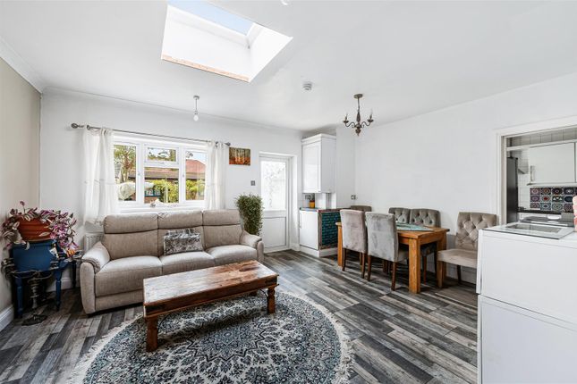 14, Locarno Road, Greenford photo 3