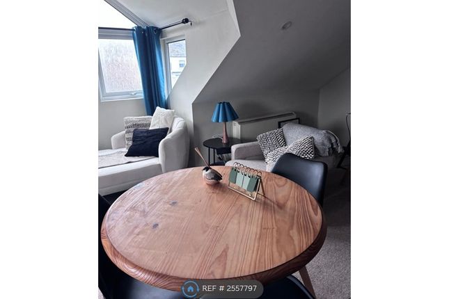 Flat, Swan Street, Eynsham photo 2
