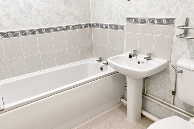 187, Basildon photo 4