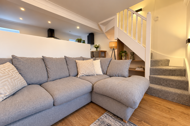 24 Clive Street, Aberdare photo 3