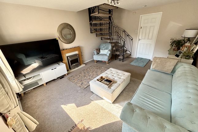 48, Gainsborough Way, Yeovil photo 4